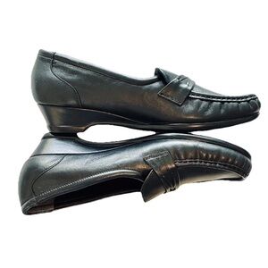 SAS Tripad  Womens Size 10 M Comfort Foot Bed Black Leather Loafer USA